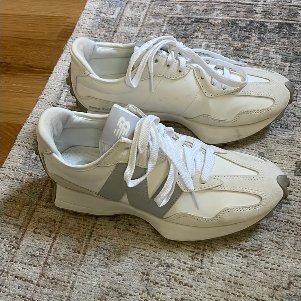 New Balance 327 Sneakers
